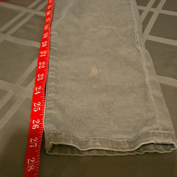 Wanna Better Butt YMI Distressed Skinny Jeans Mid Rise Olive Jr size 11 - Picture 10 of 16